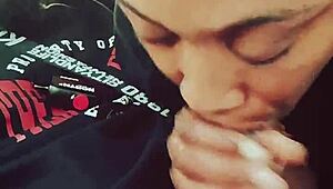 Mi amigo semental quiso probarlo así que nos juntamos en el parque