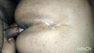 Oh evet o leziz büyük götü çiğ tutkuyla sokuyorum!