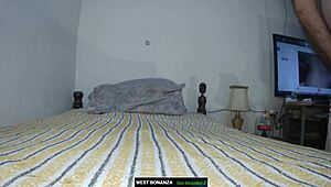 Amateur Babe Sucks Cock Then Gets Creampie