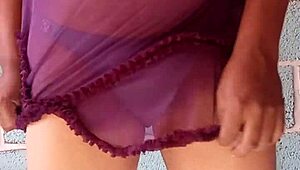 Käytän rakkaani kiilteleviä sinisiä stringejä USA:ssa