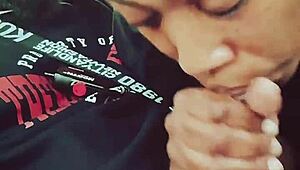 Mi amigo semental quiso probarlo así que nos juntamos en el parque