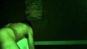 Νέος ροκανίζει σκληρά 40χρονη Αργεντίνικη μαμάτσα σε ισπανική σκηνή