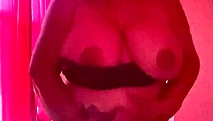 Hot sexy nena with big tits in lingerie gets cumshot