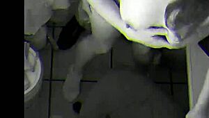 面接でチンポ見つけてバックで精子まみれに！