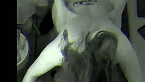 面接でチンポ見つけてバックで精子まみれに！