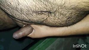 Oh evet o leziz büyük götü çiğ tutkuyla sokuyorum!