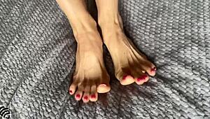I beg for cum on my feet in foot fetish video