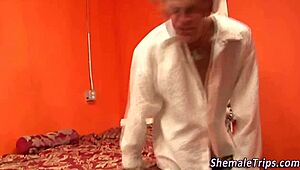 Busty shemale slurps cock in high def action 😍