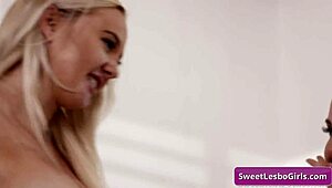 Blonde babes Aaliyah and Paisley scissor and groan