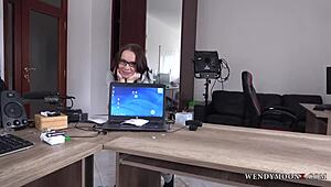 Disturbing Office Work with a Wild Blowjob and Hardcore Pussy Action