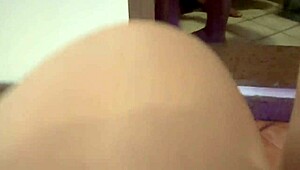 نيرد وشها بريء فتحت كسها للمدرب الزبير