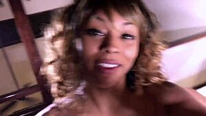 Nina Rivera ve Porsha Carrera Don Whoe'ye süper sıcak filmlerde iyi vakit geçirtiyor