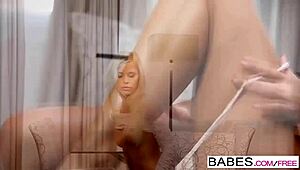 lola myluv stars in curvy ebony action