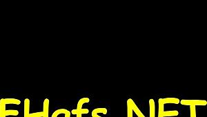 Slatka mala lepotica želi vrući seks sa uskom pičkom