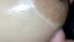 El Vecino Me Sorprende En El Baño Y Lo Invito A Compañarme