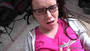 Disturbing Office Work with a Wild Blowjob and Hardcore Pussy Action