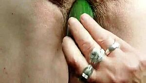 Баба, ъх, чука космата путка, нали знаеш