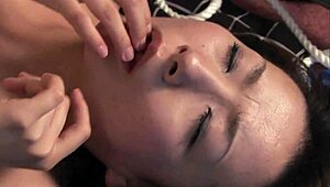 일본 엄마 란제리 입고 아들을 세게 박아