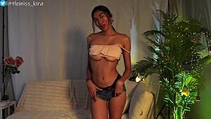 Amateur Ebony Cam Girl Uses Dildo for Intense Orgasm on Webcam