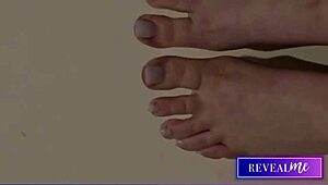 Steamy toe sucking and foot fetish in shower