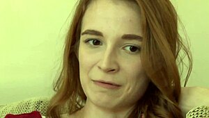 lesbian amateurs scissoring and licking in wet orgasm
