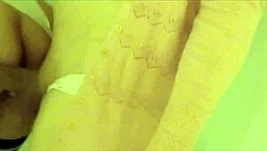 صديقة لاتينية طيز كبيرة خاينة مع بنت سمراء