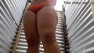 Amateur Latina BBW Caught on Beach Cabin Camera in Public