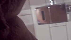 Ej, samo piškim na odmorištu I-95 jug... ludo mesto! 🚽