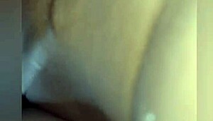 Gemendo Muito E Tendo Fortes Orgasmos Do Cu Para Buceta