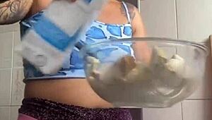 С ума схожу, флешу набухшую пизду