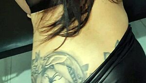 HERMOSA LATINA MORENA DE MEDELLÍN COLOMBIANA TATUADORA DE LINDAS TETAS Y HERMOSO CULO SE TRAGA TODO MI PENE ME HACE UNA RUSA FOLLAMOS Y SE LLENA LA CARA DE SEMEN