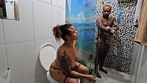 minha mulher não sabe, mas ando com a amiga há tempo