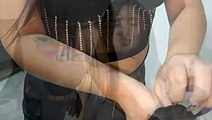 HERMOSA LATINA MORENA DE MEDELLÍN COLOMBIANA TATUADORA DE LINDAS TETAS Y HERMOSO CULO SE TRAGA TODO MI PENE ME HACE UNA RUSA FOLLAMOS Y SE LLENA LA CARA DE SEMEN