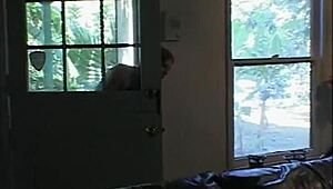 Bak, külotlu genç kızlarla yaşlı nineler, vol 2 sahne 1