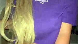 Rabuda Gostosa Ruiva Novinha Peituda Sentando Gostoso