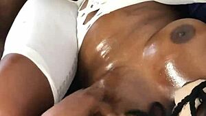 Muscular Babe Screams in Moaning Orgasm During Quickie Sex