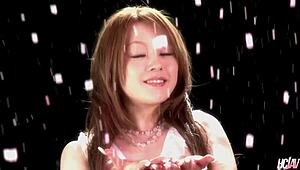 Sert sikilme arzusuyla yaramaz Miyu Aisaki'yle.