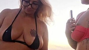 Vorbe murdare pe plajă cu prietenă obraznică înainte de deflorare tânăr