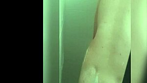 Wow, I spy on this bitch and she rides my cock