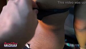 이국적 브루넷 스카일라 손가락질하고 좆박음