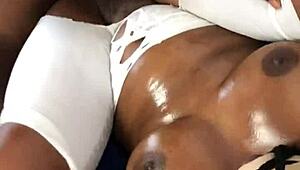 Muscular Babe Screams in Moaning Orgasm During Quickie Sex