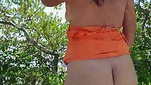 Mexican Beauty Shows Off Curves in Public Spot