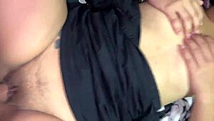 Mačeha ne more odoliti in mi dovoli izpolniti njene divje fantazije