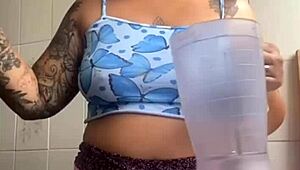 I'm crazy to flash my swollen pussy