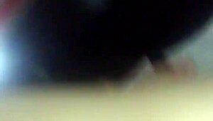 Latinalainen vaimo saa ulko-anaalia kun mies työskentelee.