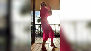 Sunny Lane Twerks Her Huge Booty and Big Natural Tits