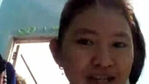 Indonesian Teen Girl Bathing Live on Webcam