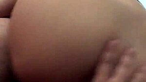 i admire this perfect latina booty