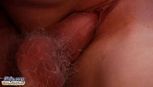 이 미녀 성인 성인이 야외에서 할아버지 자지 빨고 타이트 보지에 깊숙이 박혔다는게 실화냐?