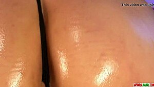 Saki Aoyama Mamasans'ta parlıyor en ultimate Asyalı MILF filmi